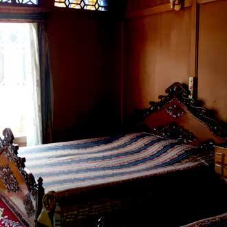 Young Gulistan Houseboat, Srinagar 2